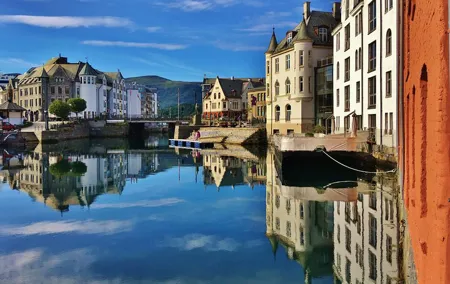 TRANSFER, STANDARD, 1-7 PAX: Bergen – Ålesund