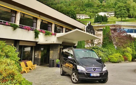 TRANSFER, STANDARD, 1-7 PAX: Bergen – Olden, Loen, Stryn
