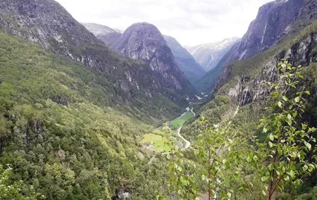 Private Norway in Miniature tour with Stegastein viewpoint