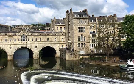 Walking Tour of Bath with Blue Badge Tourist Guide