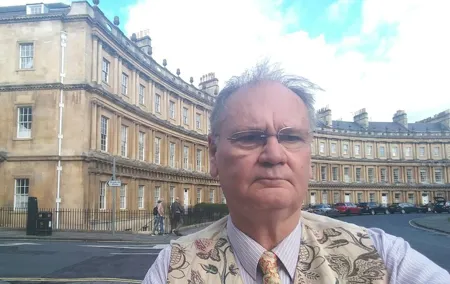 Exceptional Bath tour guide making your visit splendidly memorable.