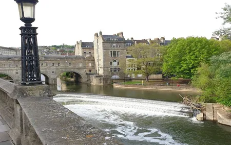 The Splendour of Georgian and Victorian Era Bath: A Self-Guided Audio Tour