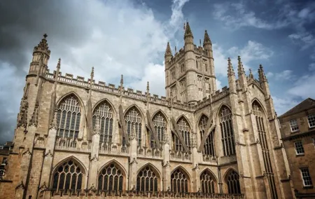 2 Hour Historic Walking Tour in Bath with An App