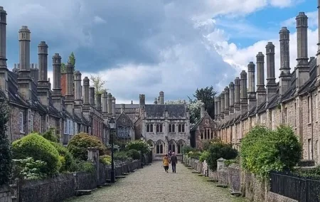 A Self-Guided Walking Tour of Wells' Cloisters and Cathedrals