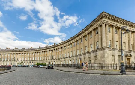 Bath Bridgeton Shoot Locations Walking Tour with an APP