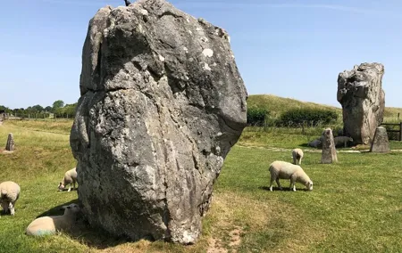 Private Day Tour from Bath to Avebury and Stonehenge with Pickup