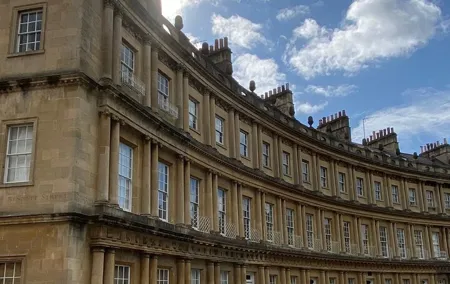 Bath Self-Guided Activity Tour for Kids and Families in English