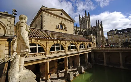 Kid-friendly Ancient Bath City Highlights Tour for Families