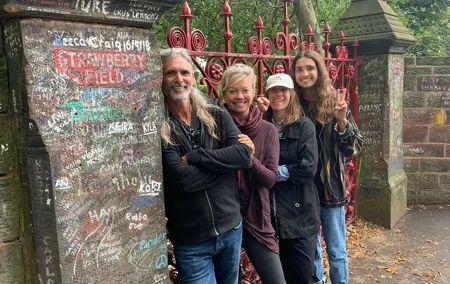 Private 3-Hour Guided Beatles Classic Tour of Liverpool