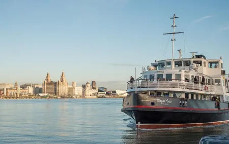 Liverpool: River Cruise & Sightseeing Bus Tour