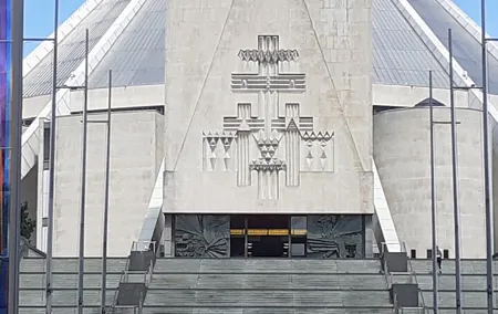 A Hope Street Stroll: A self-guided tour from the Metropolitan Cathedral to LIPA