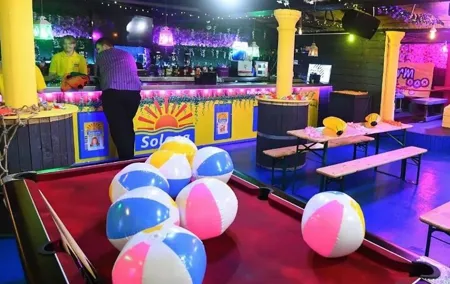 2 Hour in Benidorm Nightlife and Party Access