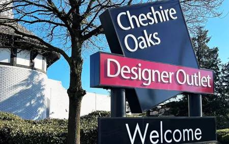 Private Shopping Tour from Liverpool to Outlet Cheshire Oaks