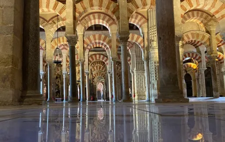 Private Visit Mosque-Cathedral, Jewish quarter, Alcazar and Synagogue