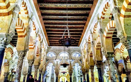 Guided Tour Jewish Quarter and Mosque-Cathedral of Córdoba with tickets
