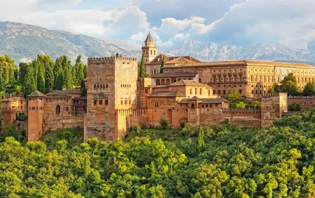 Private Guided Visit to the Alhambra from Cordoba & Hotel Pickup