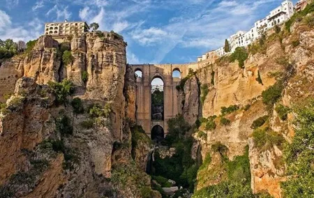 Private Tour to Ronda and white village of Setenil from Cordoba