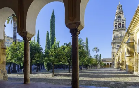 3-Hour Private Tour of Cordoba Weekends Tickets included
