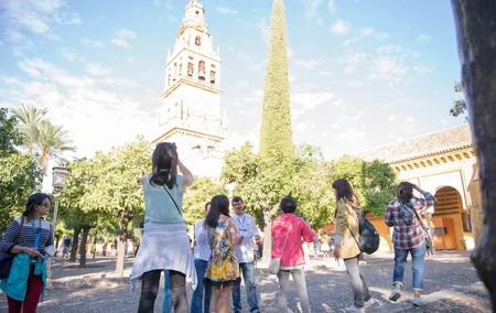 Visit in Spanish to the Cathedral Mosque. Does not include entrance ticket