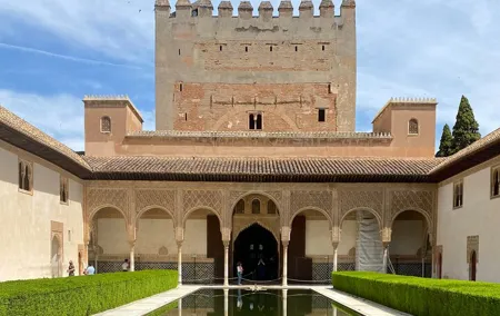 Private Tour to La Alhambra de Granada from Cordoba