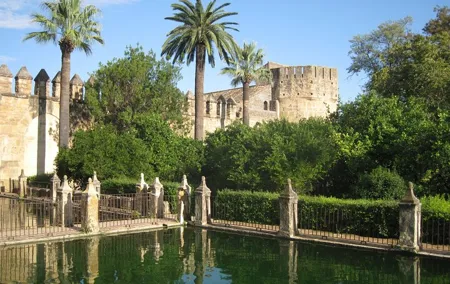 Gardens and Fortress of the Christian Kings Tour in French