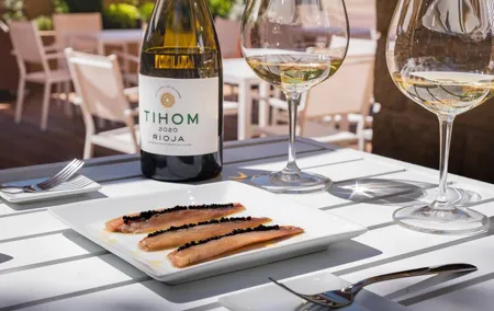 Visit to the winery with a tasting of 3 wines and appetizers