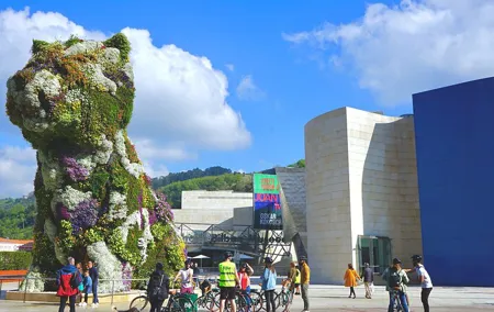 BILBAO-City Highlights Bike Tour