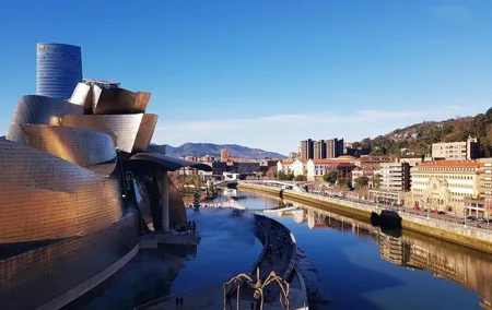 Guided tour of the Guggenheim Museum Bilbao in Spanish