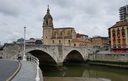 Private Guided Full-Day Walking Tour in Bilbao