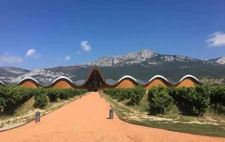 Semi-Private Rioja Tour of 3 Premium Wineries from Bilbao