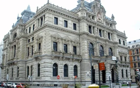 Private 4-hour Walking Tour of Bilbao with Local Guide