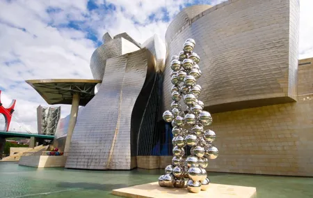 Bilbao Private Walking Tour: History, Guggenheim, Pintxos Tasting