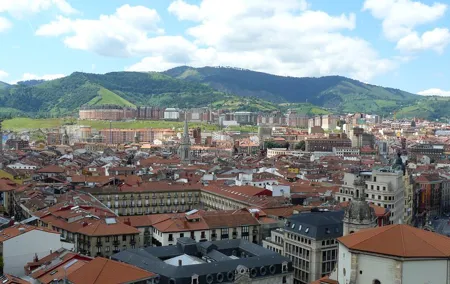 Private one way arrival OR departure transfer in Bilbao from/to airport