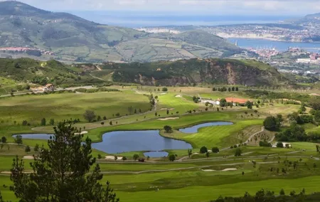 3-day Bilbao Basic Golf Experience