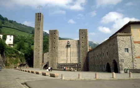 Three temple tour, the path of St. Ignatius, small group tour lunch included