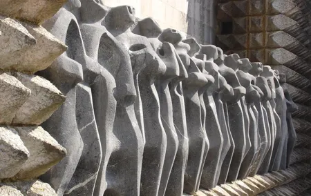 Bilbao: The Route of the Three Temples