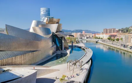 Private Tour DE Bilbao Historical Center