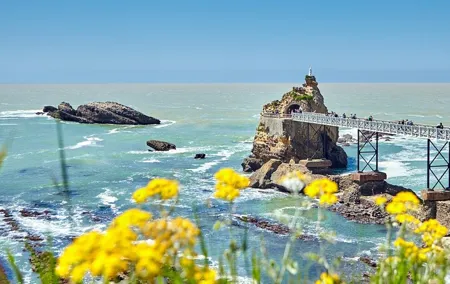 San Sebastian and Biarritz Private Tour from Bilbao with Pick up