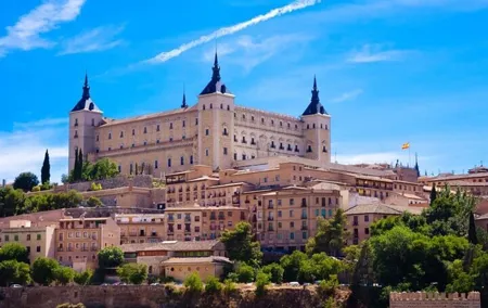 Toledo : Private Walking Tour with a Pro guide