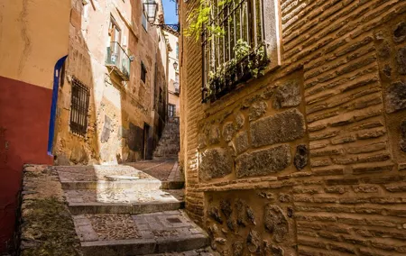 Medieval Toledo: The Knight of Three Cultures Exploration Game