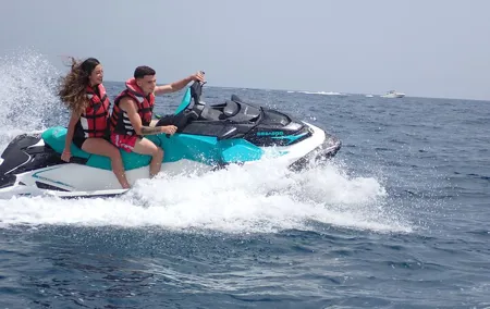 Jet Ski Rental in Alicante to Explore the Coast