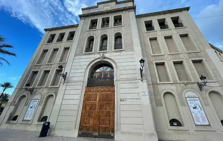 Alicante: Visit with Audio Guide Bullring and Bullfighting Museum
