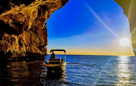 Full day trip Altea, Moraira, Javea. Boat trip and food included.