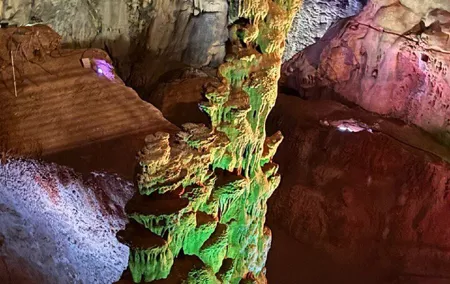 Busot Village and Canelobre Caves Tour from Alicante