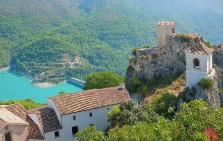 Alicante and Benidorm: Guadalest Castle Tour including Transfer