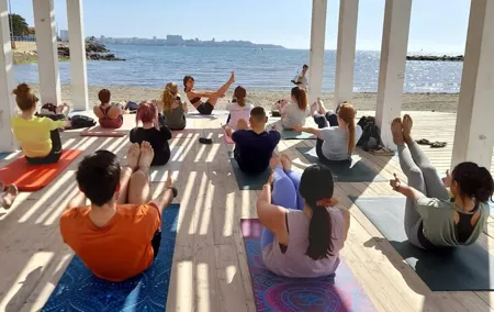 Beach yoga, local culture & brunch in Alicante