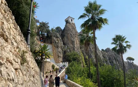 Guadalest & Alicante Highlights. Private tour with official guide