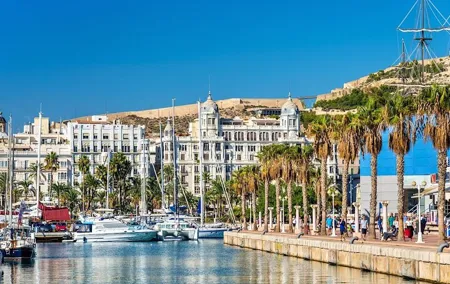 Private Guided Walking Tour of Alicante