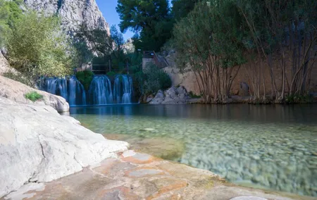 Alicante: Private Tour to Guadalest, Algar Falls & Winery