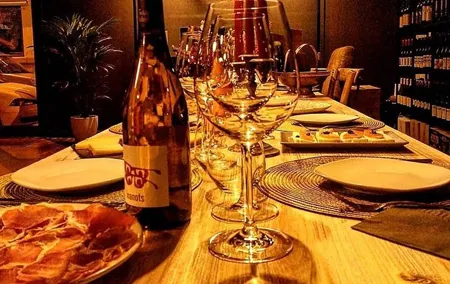 Wine tasting and tapas premium in Alicante